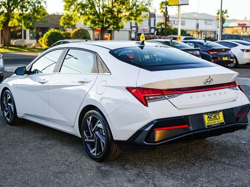 Certified 2025 Hyundai Elantra SEL w/ Cargo Package image 2