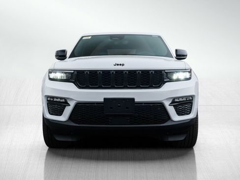 New 2025 Jeep Grand Cherokee Limited w/ Black Appearance Package image 2
