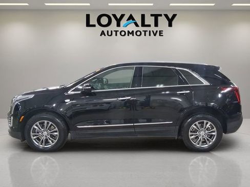 Used 2022 Cadillac XT5 Premium Luxury w/ Technology Package image 2