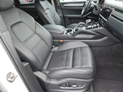 Used 2022 Porsche Cayenne Platinum Edition AWD/4WD image 18