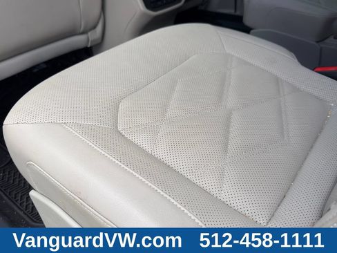 Used 2025 Volkswagen Atlas SE w/ Panoramic Sunroof Package FWD image 34