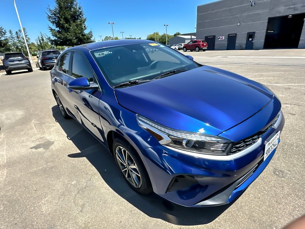 Used 2023 Kia Forte LXS w/ LXS Technology Package FWD image 1