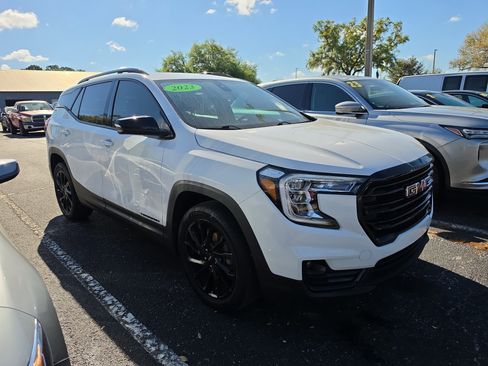 Used 2023 GMC Terrain SLT w/ Elevation Edition image 7
