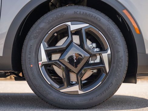 New 2026 Kia Sportage EX FWD image 9