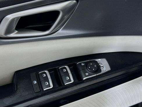 Used 2023 Kia Carnival LX FWD image 24
