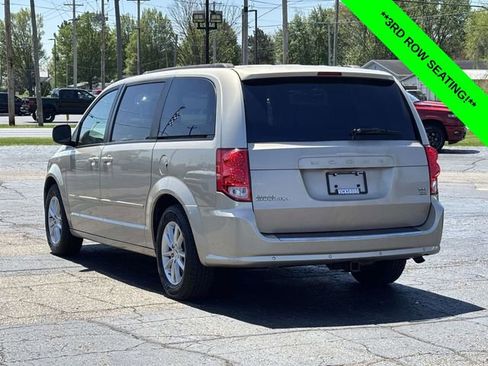 Used 2016 Dodge Grand Caravan SXT w/ Rear Park Assist Package FWD image 2