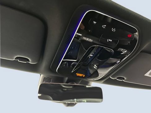 Used 2025 Mercedes-Benz C 300 4MATIC Sedan image 16
