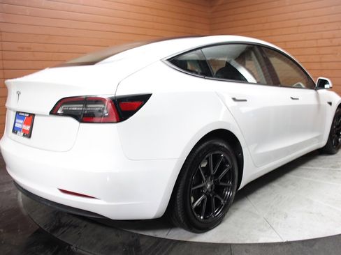Used 2023 Tesla Model 3 Standard Range image 5