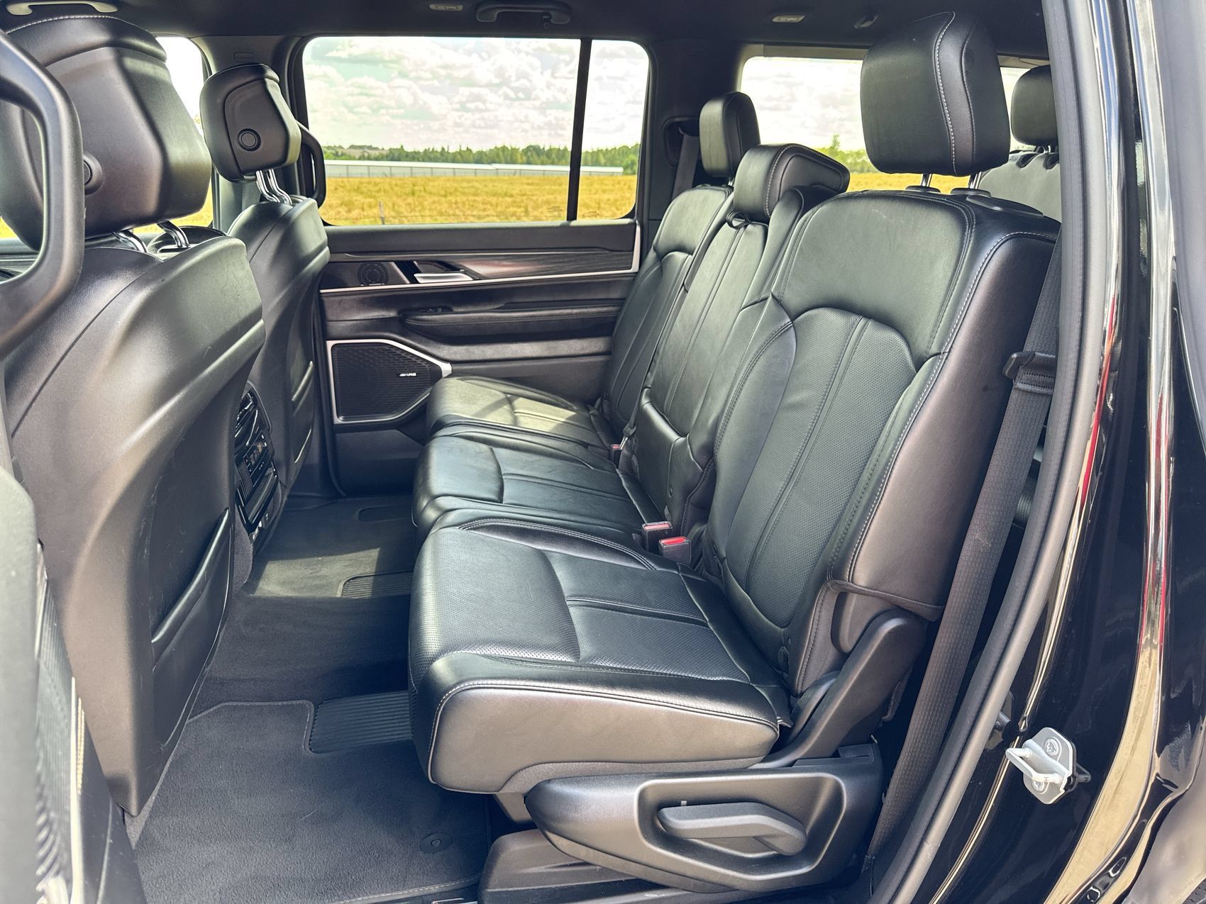 Used 2024 Jeep Wagoneer Series II w/ Flexible Seating Group AWD/4WD image 23
