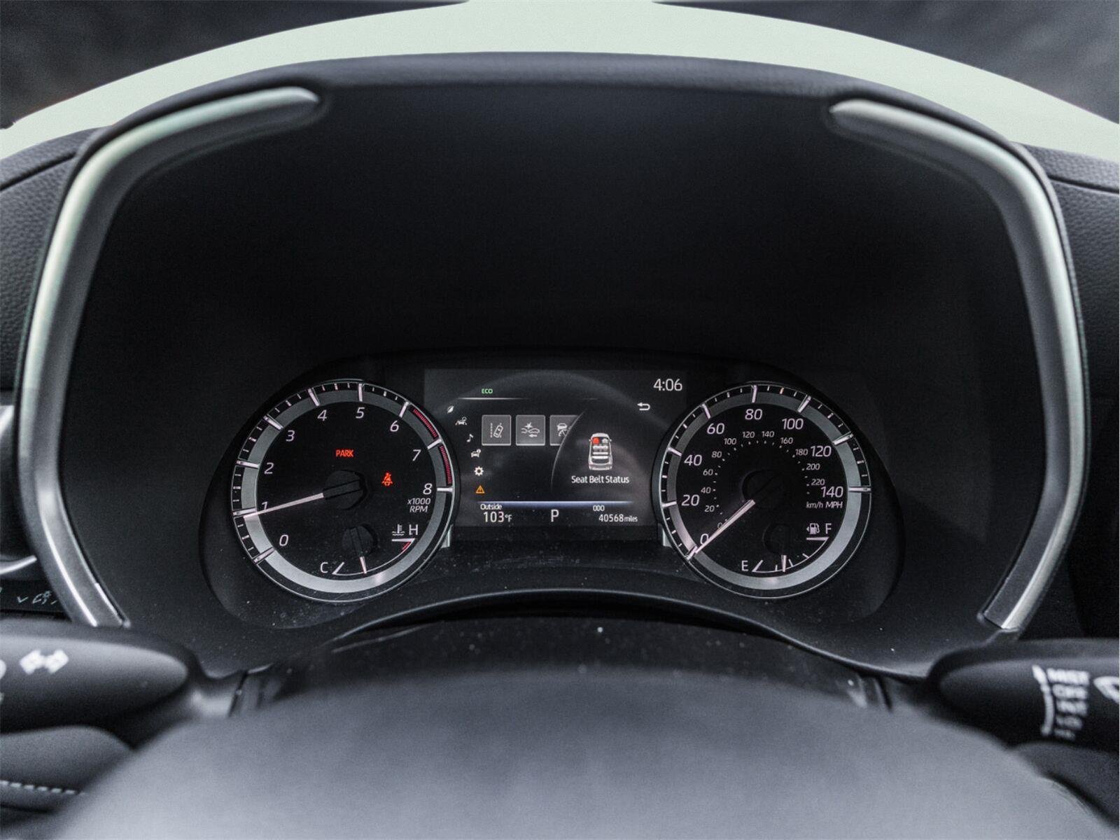 Used 2023 Toyota Highlander XLE FWD image 4