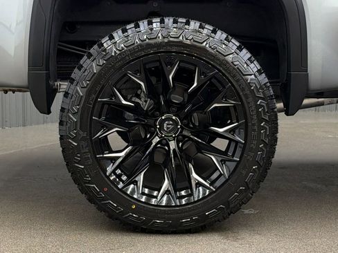 Used 2026 GMC Sierra 1500 Denali w/ Denali Reserve Package AWD/4WD image 11