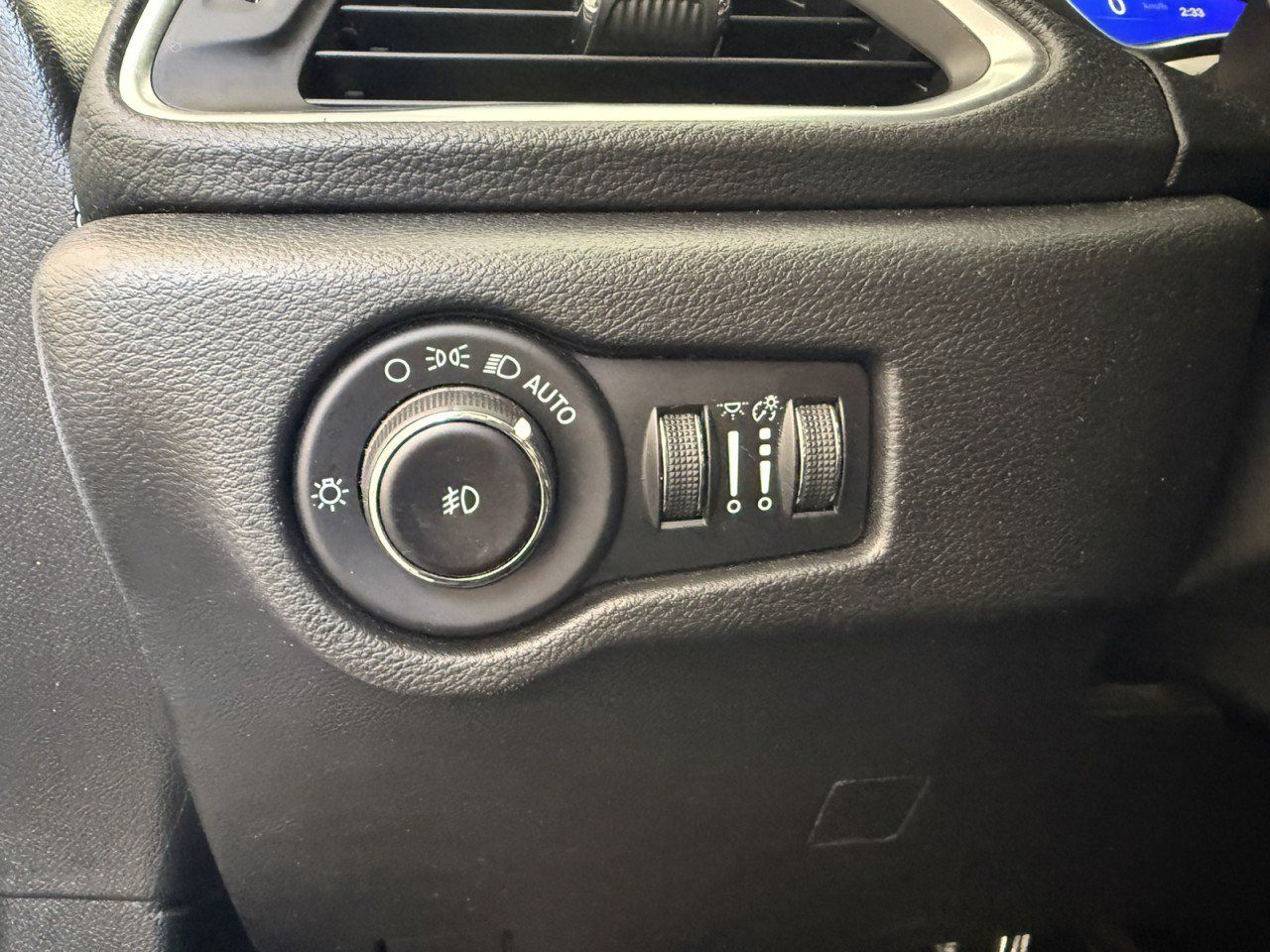 Used 2023 Chrysler Pacifica Limited w/ S Appearance Package FWD image 23