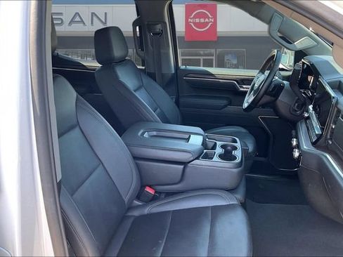 Used 2025 GMC Sierra 1500 SLT AWD/4WD image 29