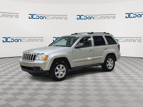Used 2010 Jeep Grand Cherokee Laredo AWD/4WD image 4