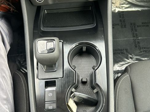 Used 2023 Nissan Rogue S FWD image 18