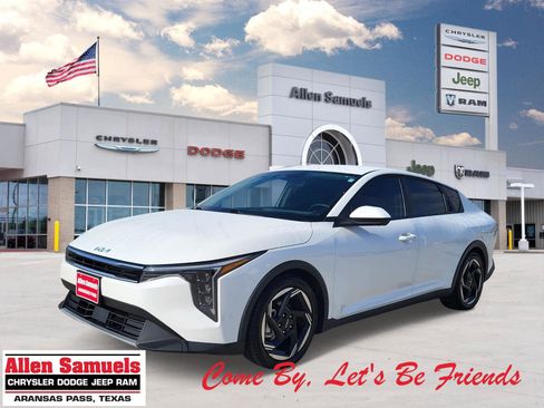 Used 2025 Kia K4 EX image 1