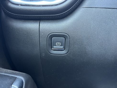 Used 2019 Chevrolet Silverado 1500 LT w/ Remote Start Package image 20