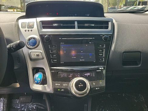 Used 2016 Toyota Prius V Three image 19