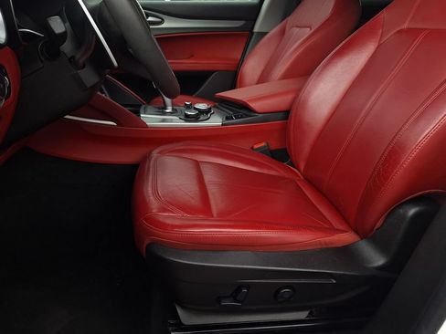 Used 2018 Alfa Romeo Stelvio Sport w/ Quick Order Package 22J Sport AWD/4WD image 11