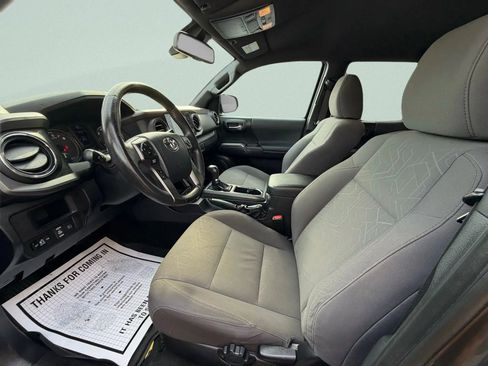 Used 2019 Toyota Tacoma TRD Off-Road image 35