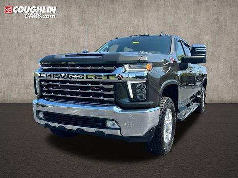 Used 2022 Chevrolet Silverado 2500 LTZ w/ LTZ Plus Package AWD/4WD image 3
