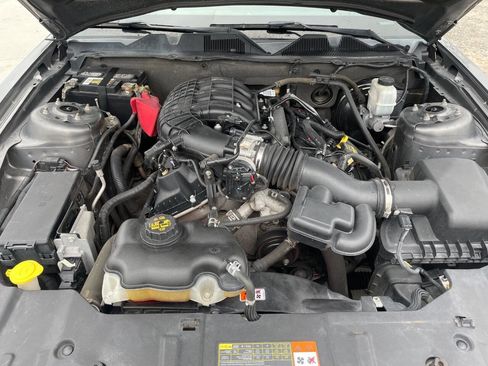 Used 2013 Ford Mustang Premium image 32