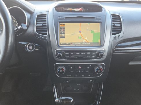 Used 2015 Kia Sorento SX image 27