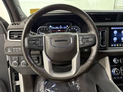 Used 2021 GMC Yukon Denali w/ Denali Premium Package image 36