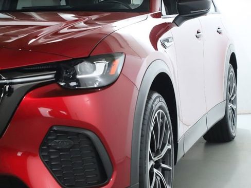 Certified 2025 MAZDA CX-70 Plug-In Hybrid w/ Premium Pkg image 6