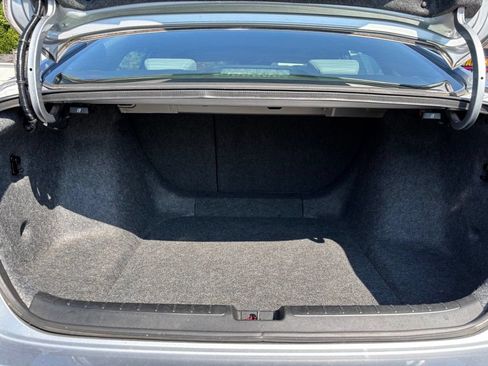 Used 2018 Honda Accord Touring image 11