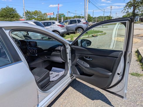 Used 2020 Nissan Sentra SV FWD image 20