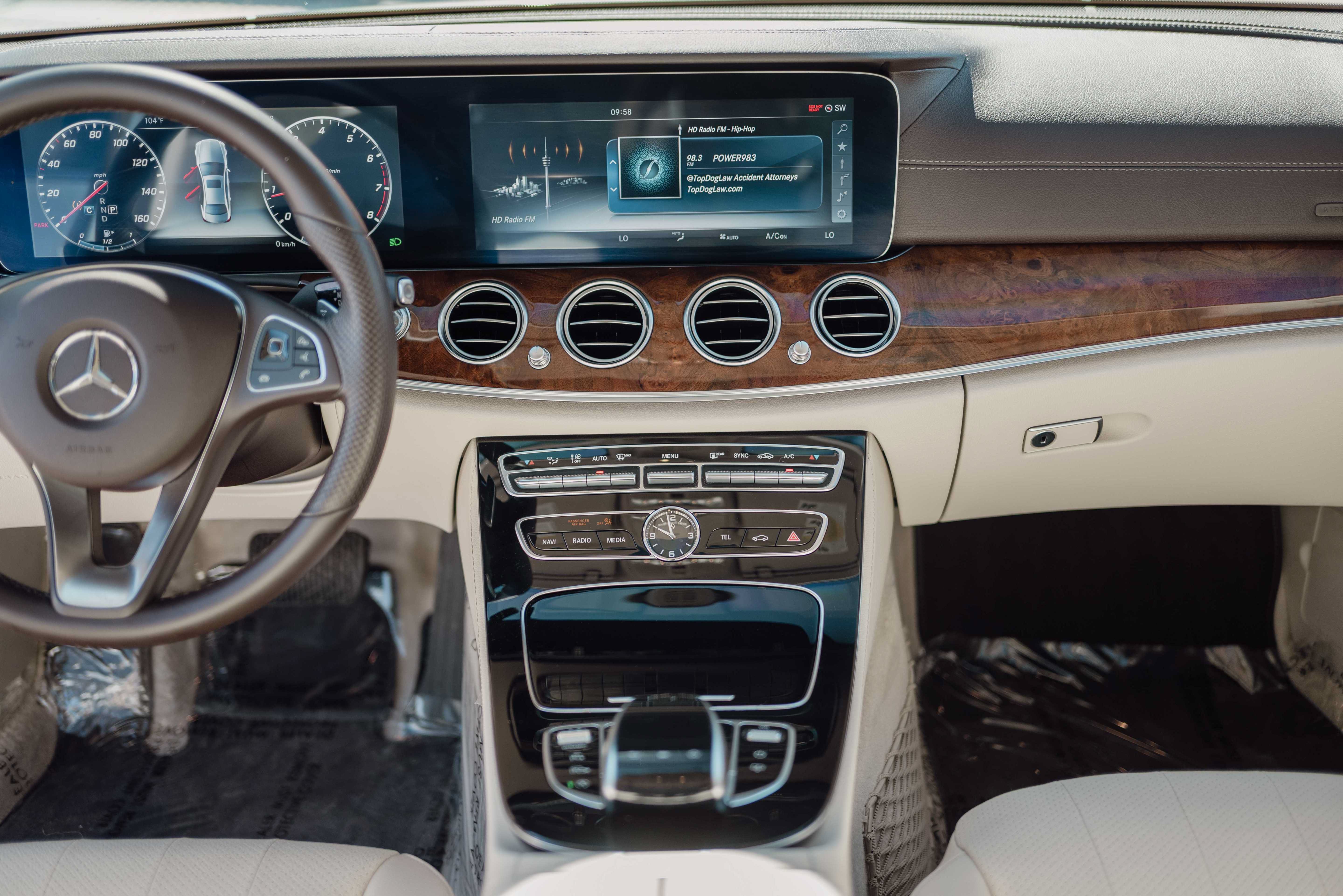 Used 2017 Mercedes-Benz E 300 image 7
