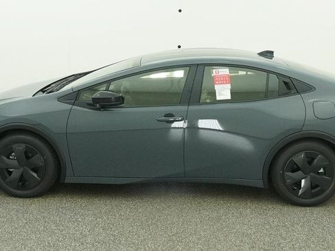 New 2026 Toyota Prius Plug-In Hybrid FWD image 3