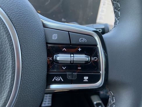 Used 2025 Kia Sorento SX FWD image 29