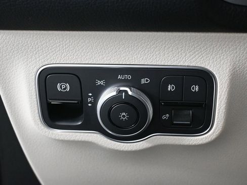Certified 2026 Mercedes-Benz GLB 250 image 9