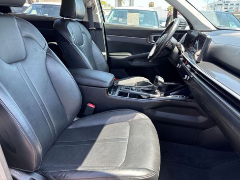 Used 2024 Kia Sorento S FWD image 39
