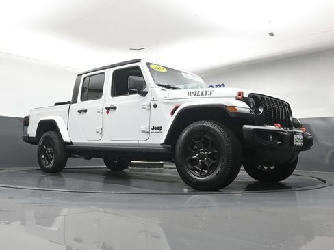 Used 2023 Jeep Gladiator Sport AWD/4WD image 26