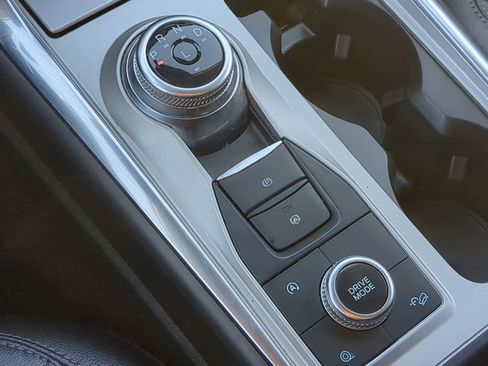 Used 2024 Ford Explorer Limited image 34