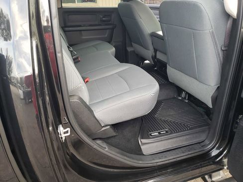 Used 2017 RAM 1500 Express w/ Black Ram 1500 Express Group image 17