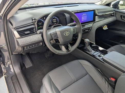 Used 2025 Toyota Camry XLE w/ Premium Plus Package image 3
