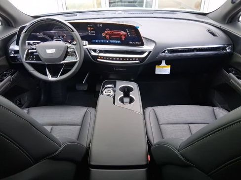 New 2026 Cadillac Lyriq Sport image 9