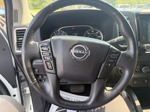 Used 2022 Nissan Frontier SV w/ Technology Package AWD/4WD image 16