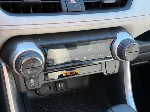 Certified 2019 Toyota RAV4 XLE w/ All Weather Liner Package image 32