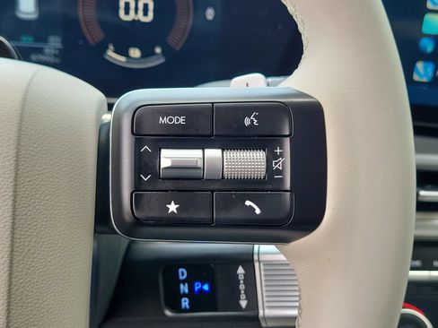 Used 2025 Hyundai Santa Fe SEL FWD image 35