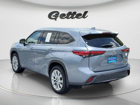 Used 2023 Toyota Highlander Limited image 14