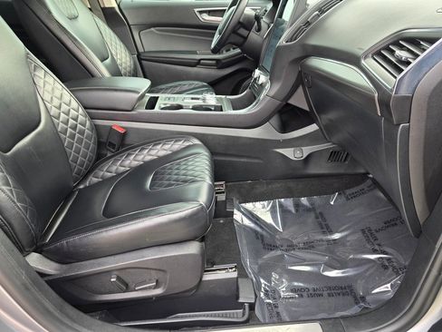 Used 2024 Ford Edge Titanium image 38