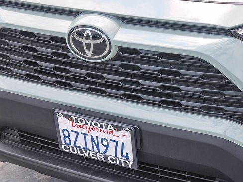 Certified 2021 Toyota RAV4 XLE Premium FWD image 7