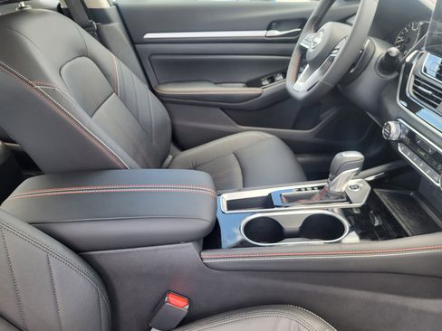 New 2025 Nissan Altima 2.5 SR w/ SR Premium Package image 10