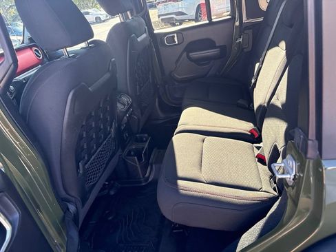 Used 2020 Jeep Wrangler Unlimited Rubicon AWD/4WD image 19