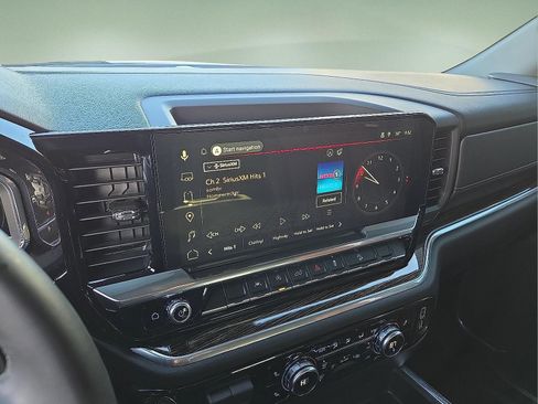 Used 2025 GMC Sierra 1500 Elevation image 16